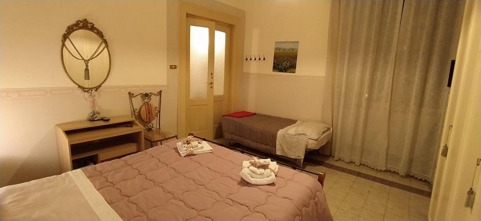 Casa Lillina A Toledo , Near Piazza Del Plebiscito Lägenhet Neapel Exteriör bild