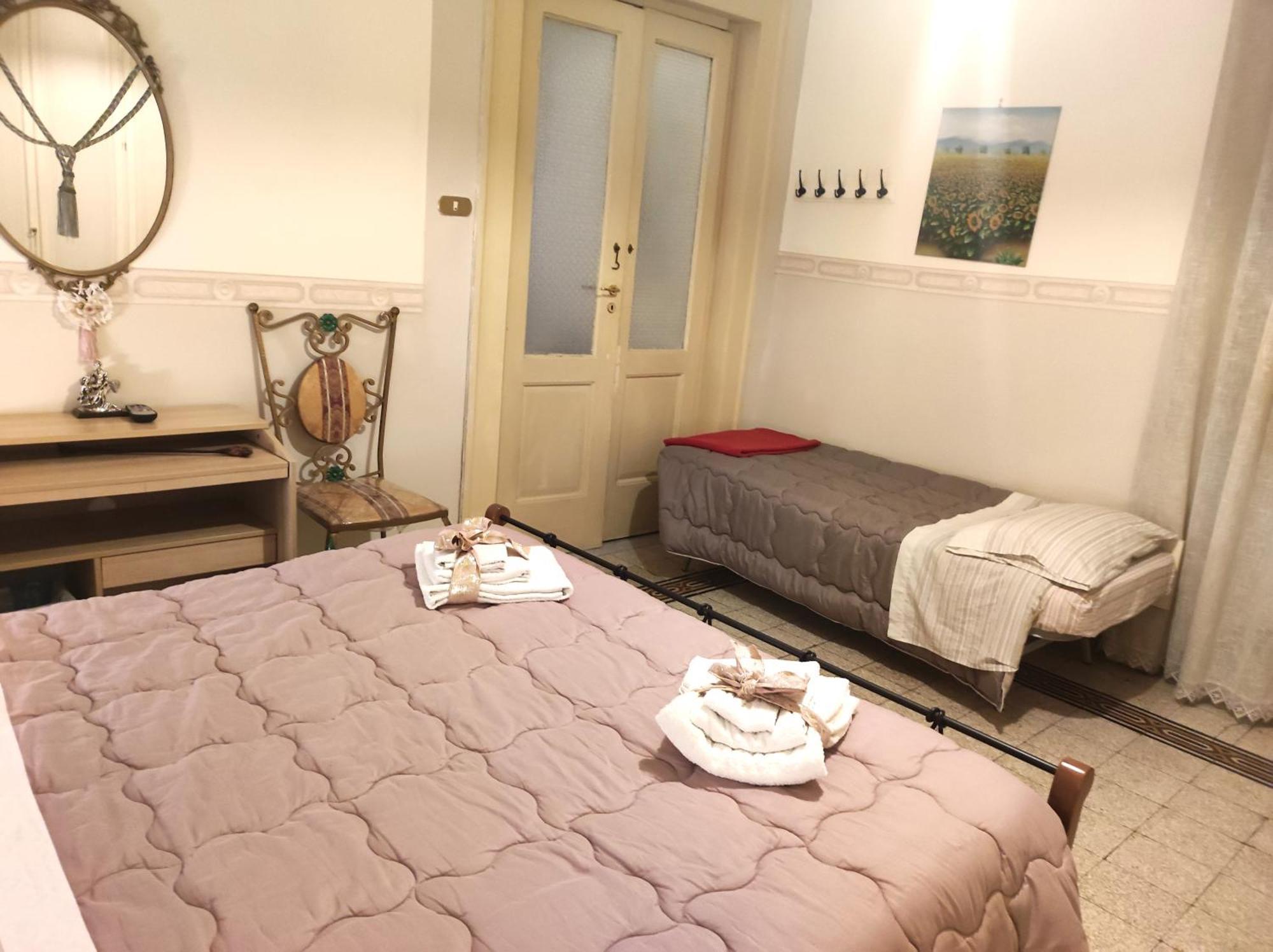 Casa Lillina A Toledo , Near Piazza Del Plebiscito Lägenhet Neapel Exteriör bild